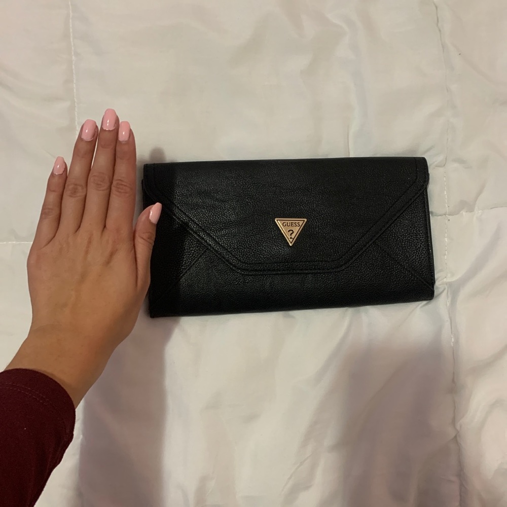 Guess clutch